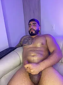 LeandroRusso live sex cam