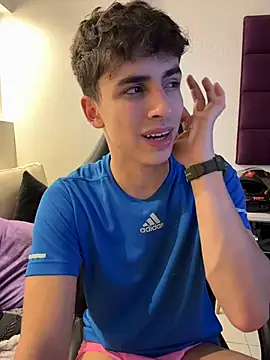 AdrianRinaldi live sex cam