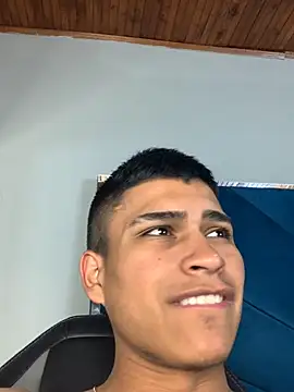 Emiliano_Reyes live sex cam