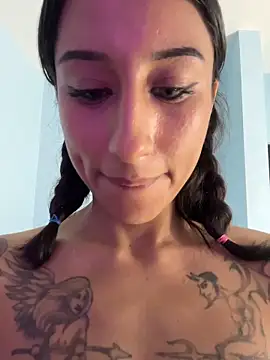 _DivinaDiosa_ live sex cam