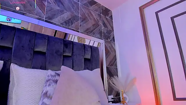 TaniaSmith1 live sex cam