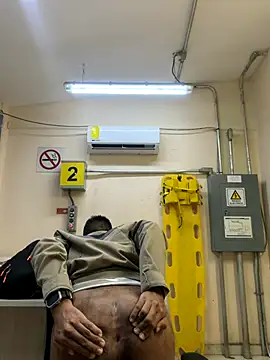 EnriquePersian197 live sex cam