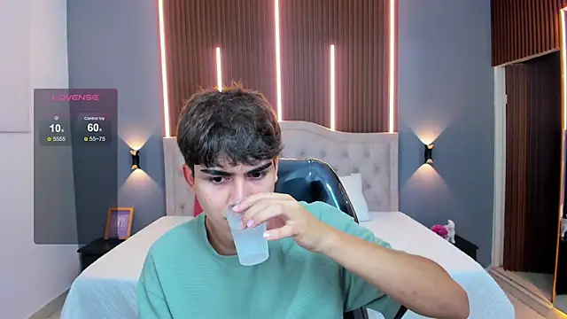 Tommy18__'s cam snapshot