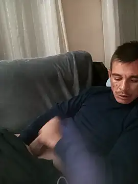 ALTOVOLTAGEO1's cam snapshot