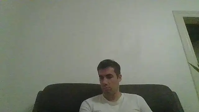 JulioIsHere4you's cam snapshot