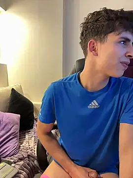 AdrianRinaldi live sex cam