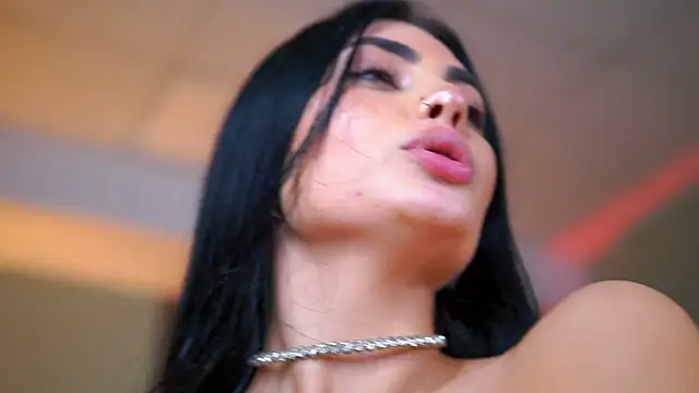 RavennaDArcy live sex cam