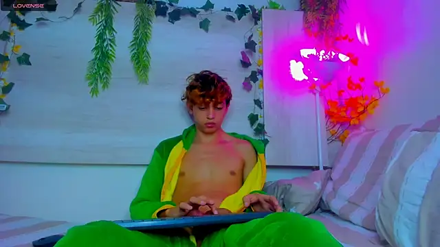 Twinkk_Guy live sex cam