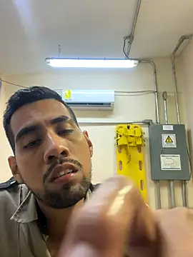 EnriquePersian197 live sex cam