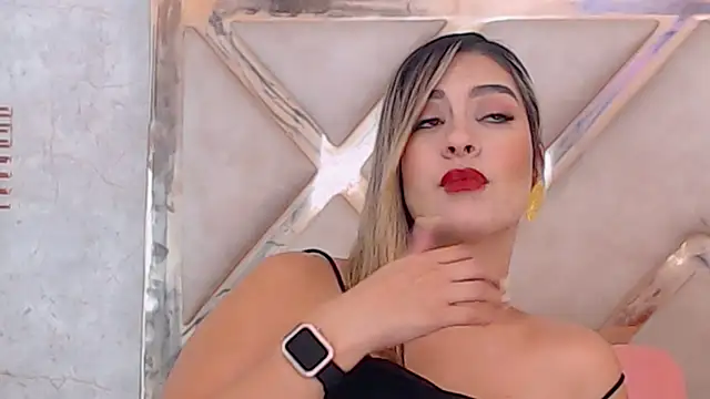 JoannaStanford live sex cam