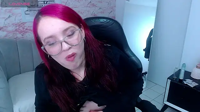 holly_t_'s cam snapshot