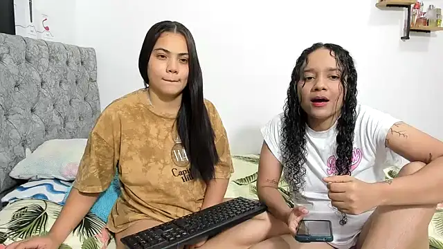 nay_and_aleja1's cam snapshot