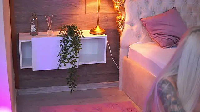 Juicy_Jessye live sex cam