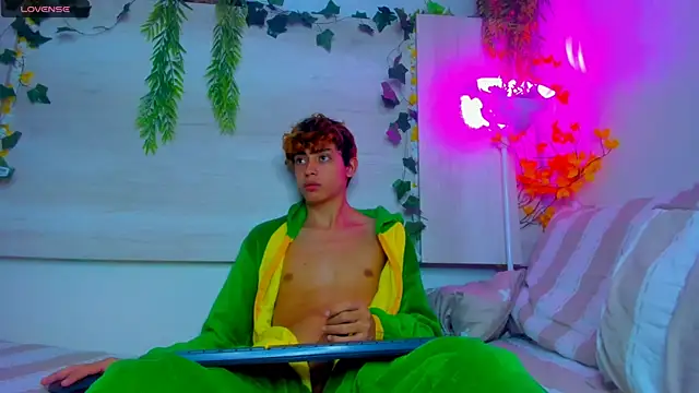 Twinkk_Guy live sex cam