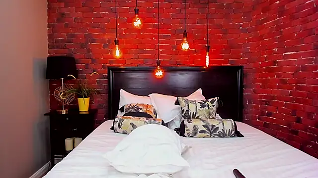 AdoraLynn live sex cam