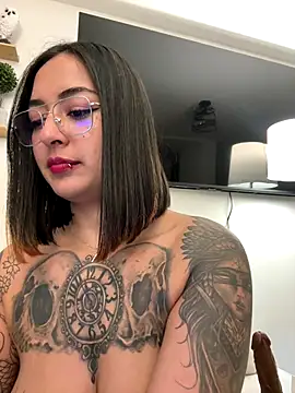 Rae_Lil_White live sex cam