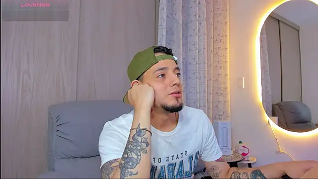 alejandro_calderon1's cam snapshot