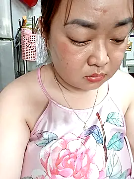 VyOanh2K live sex cam