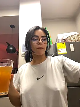 Sara-215 live sex cam