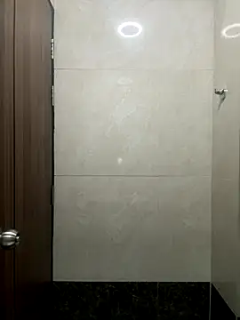 MillieMaee live sex cam