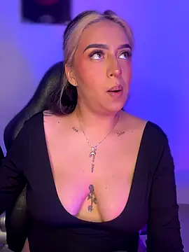 VeloraVyxen_'s cam snapshot