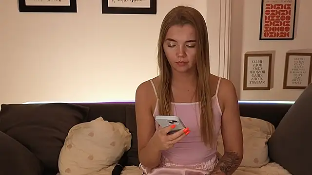 CarrieBradshaww's cam snapshot