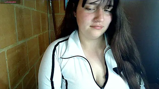 Charlotte_Allen_'s cam snapshot