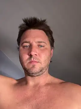 Brando2585 live sex cam