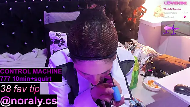 hey_noraly live sex cam