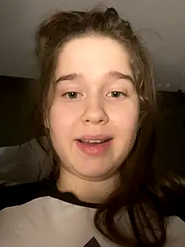 HornyGirlH live sex cam