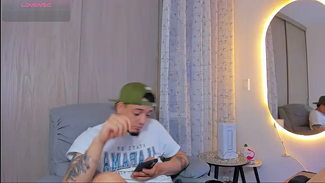 alejandro_calderon1's cam snapshot