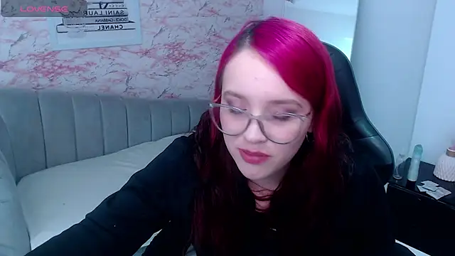 holly_t_'s cam snapshot