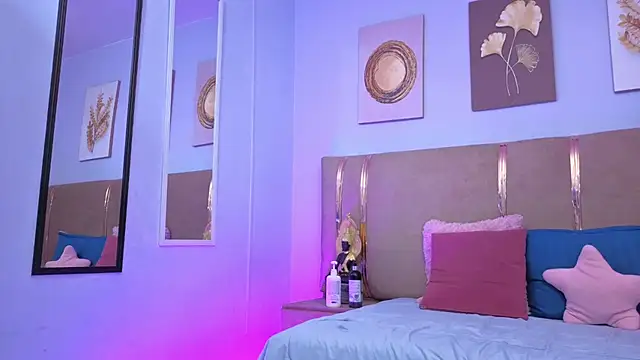 sarah_cruzz_'s cam snapshot