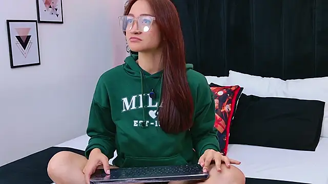 SaaraBrown's cam snapshot