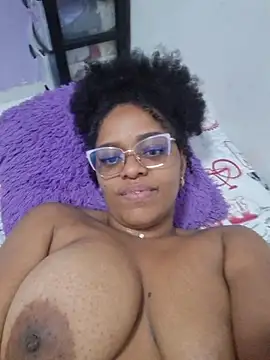 corinastonee's cam snapshot