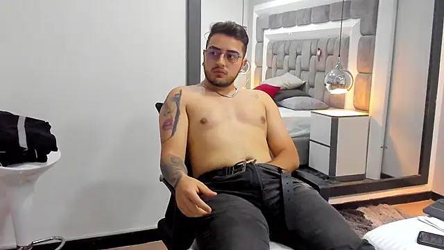 Ethan_Greys's cam snapshot