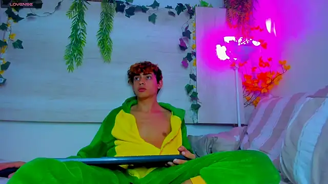 Twinkk_Guy live sex cam