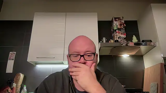 theitalianbear live sex cam