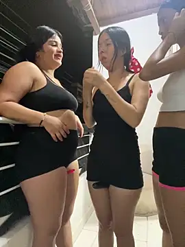 royalgirls_x's cam snapshot