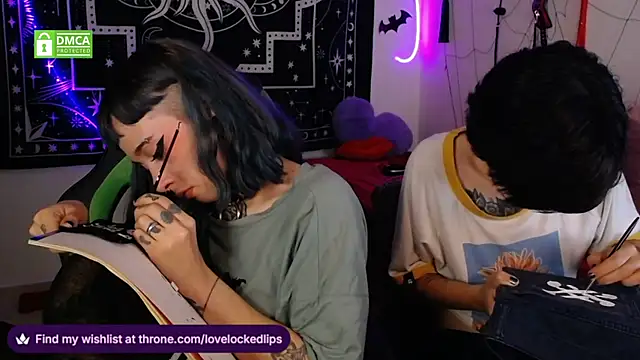 lovelockedlips live sex cam