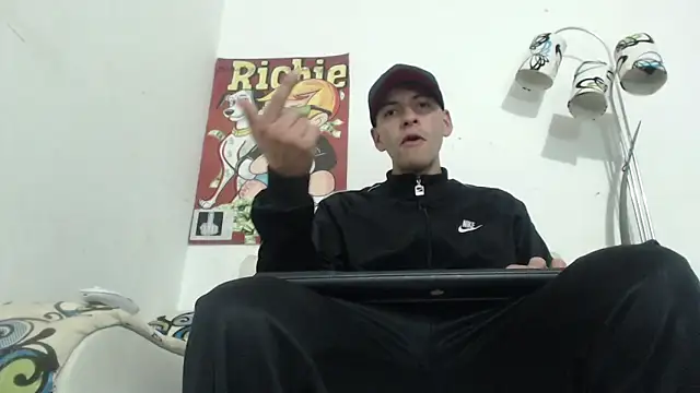 Thomasjons_'s cam snapshot