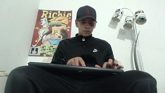 Thomasjons_'s cam snapshot