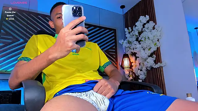 B_Wild's cam snapshot