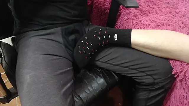 OldManAndGirlishLady live sex cam