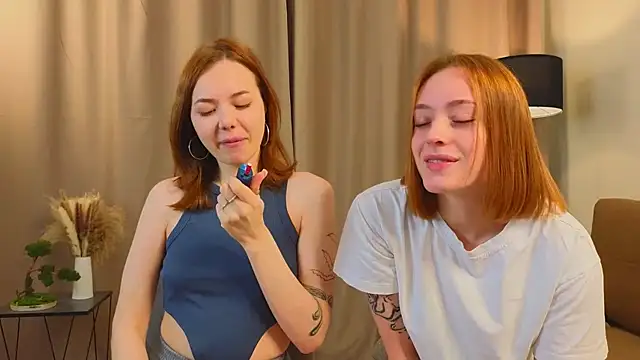 LucreciaAsters's cam snapshot