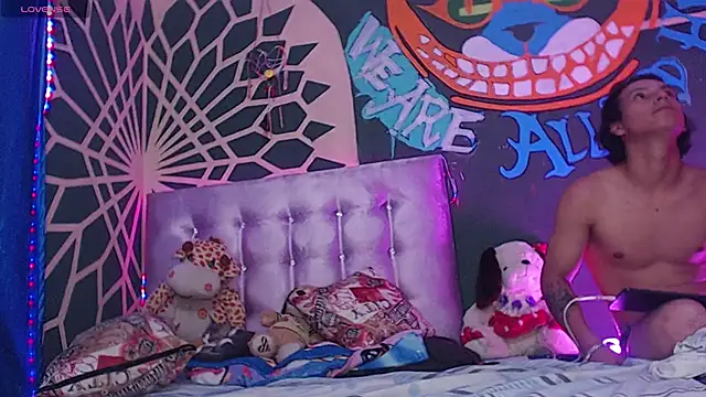 MyDivaYourKing's cam snapshot