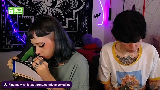 lovelockedlips's cam snapshot