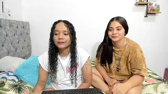 nay_and_aleja1's cam snapshot