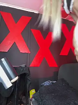 abrilbigcock live sex cam