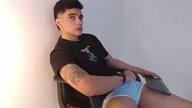 adam_levis17 live sex cam